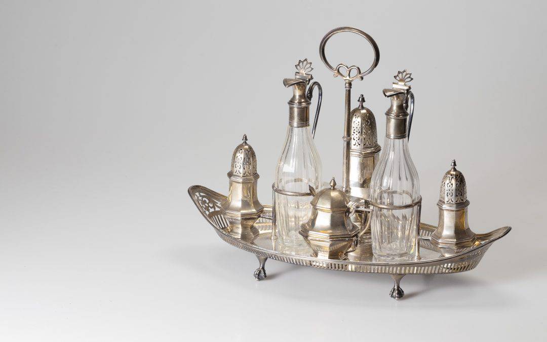 Cruet in argento e cristallo