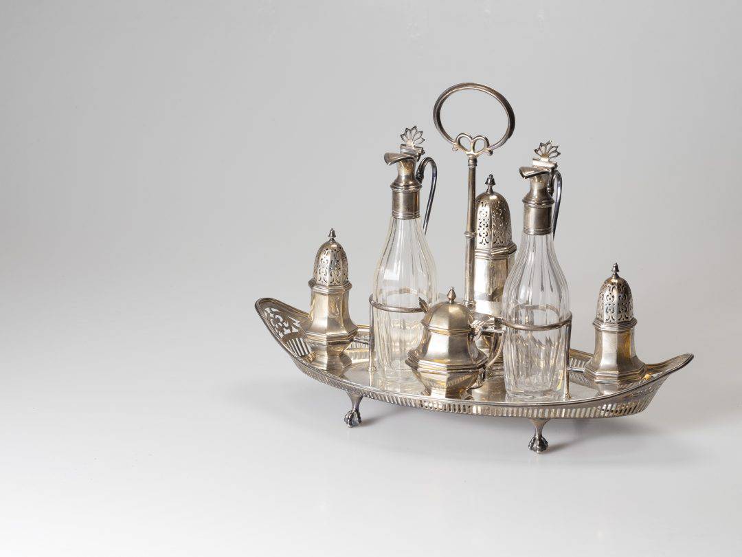 Cruet in argento e cristallo