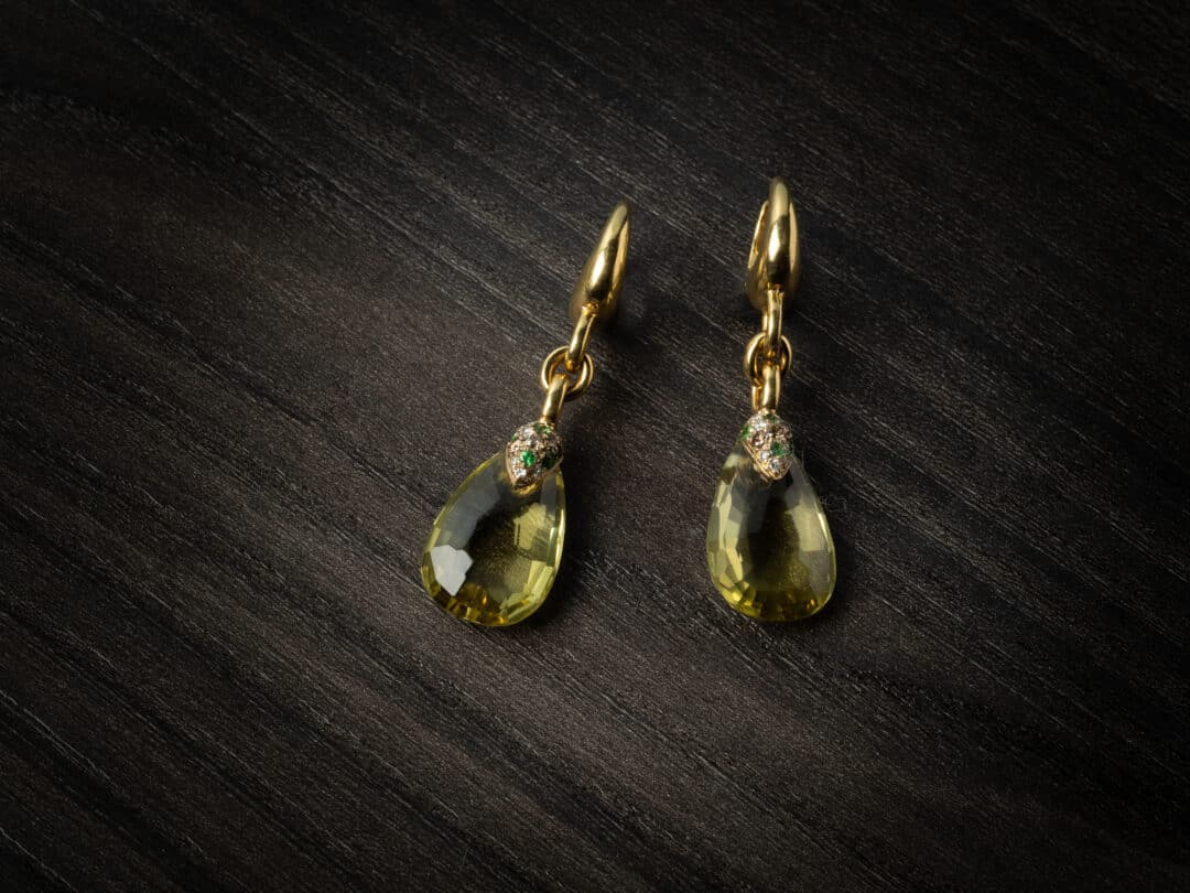 Orecchini in oro firmato “Pomellato” Pin Up